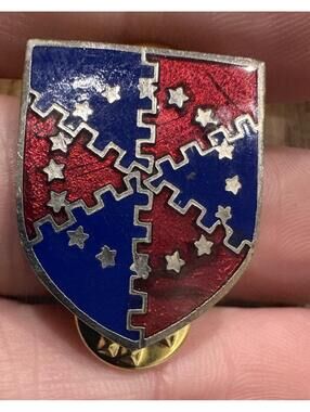 Rare U.S. Army DI DUI Pin: 62nd Coast Artillery Regiment Screw Back D5